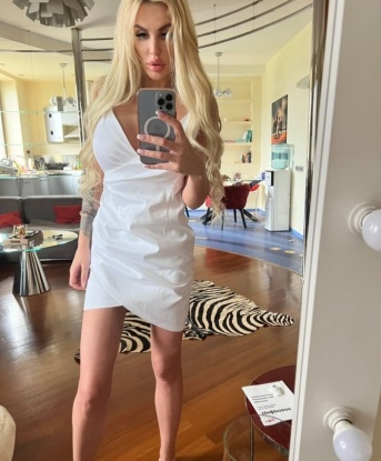 🌸💋
Живу в самом сердце Москвы, и могу предложить тебе незабываемый отдых в моей компании. 🏙️❤️
Мои услуги не оставят тебя равнодушным: классический секс, оральные ласки, массаж и многое другое. Будь уверен, я знаю, как доставить тебе настоящее удовольствие. 💦😉
Мои фото говорят сами за себя - я абсолютно реальная и сексуальная девочка, которую ты можешь пригласить к себе для полного расслабления и наслаждения. 📷🔥
У меня есть множество отличных отзывов, которые подтверждают качество моих услуг. Ты можешь быть уверен, что я делаю все для твоей полной удовлетворенности. 😍👍
Так что, не медли, напиши мне, и мы сможем организовать нашу встречу прямо здесь, в Москве. Я гарантирую, что ты не пожалеешь! 💫💕 Зина